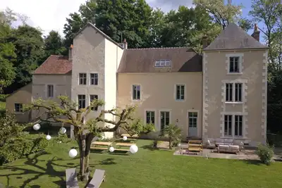 Image de Manoir de charme avec accès piscine, sauna et bain scandinave