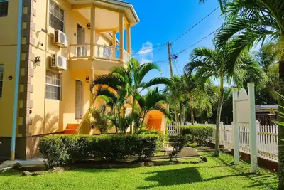 Image de Bright Golf Course Apartment. Perfect Location.