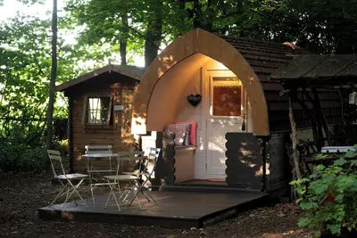 Image de Cosy Bluebelle Glamping pod in a secluded woodland clearing