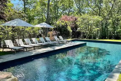 Image de Recently Renovated Designers Oasis in East Hampton, Close to Beaches, Great. . .