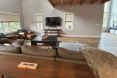 Image de Family friendly 6-bedroom 2 story house with Ac and WiFi in lovely Arlington.