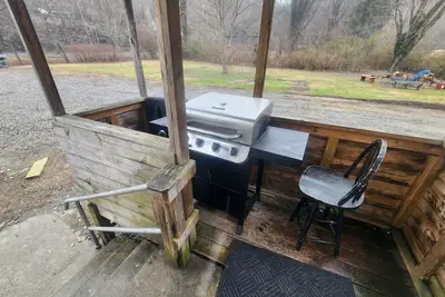 Image de The Lodge 1st Floor 1-bedroom\/Kitchen apartment with Ac and WiFi in Kimball