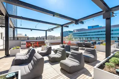 Image de Chic Central City Suite