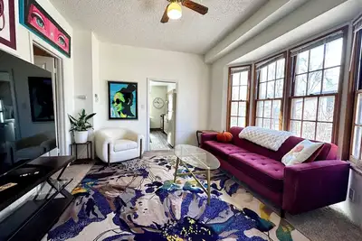 Image de Spacious 2-Bedroom Suite Downtown Colorado Springs
