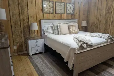 Image de Hidden Oaks Grand Cabin #1