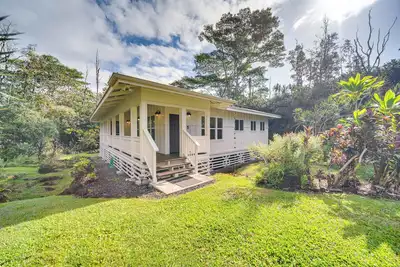 Beach Gear Provided! Lush, Quiet Hawaiian Hideaway