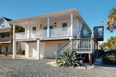 Image de Dog-friendly coastal home close to beach and local attractions