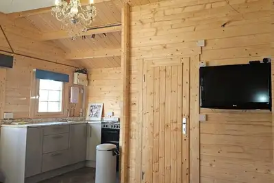 Image de A Cosy cabin retreat - 5 mins away from Windsor and 10 mins from Legoland.