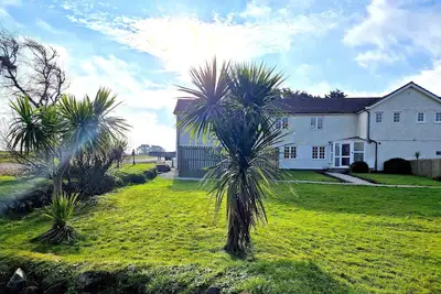 Image de 2 x 3 Bedroom houses side by side quiet peaceful location, Amazing views.