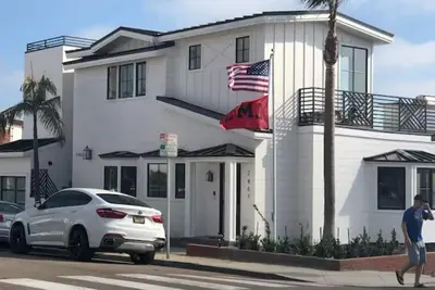 Image de Ocean View, 2 Blocks from the Beach! Roof Hot Tub!