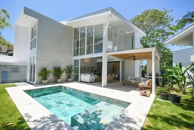 Image de Villa Calula is a luxury 4-bedroom house with WiFi and Ac in Playa Hermosa