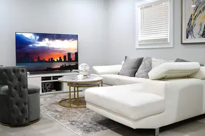 Image de Beautiful 4-bedroom house in gorgeous St. Petersburg.