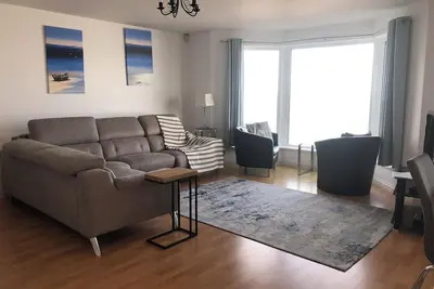 Image de Close to Portrush golf with superb views of the north Irish Coast. Cool apartment