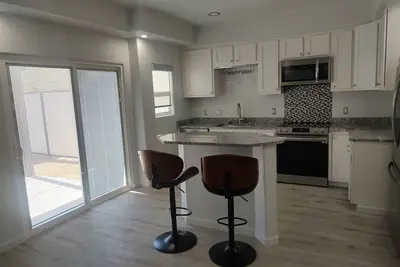 Image de Charming 2-bedroom +loft 2, 5 Ba Th with WiFi, Center of Tucson-Gated &Garage