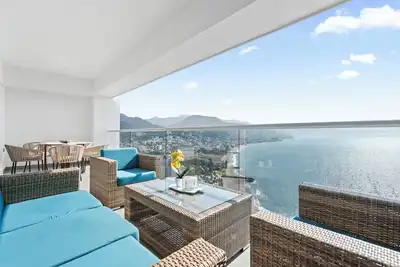 Image de Luxury 3b 4b Beachfront Condo