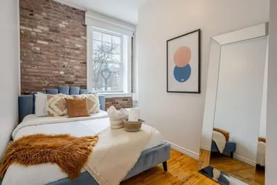 Image de Chic 4br Haven | Sunlit in Downtown Mtl