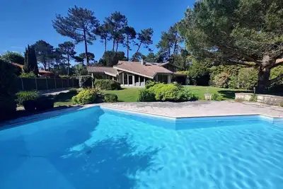 Image de Hossegor \"Kyma\" Belle villa avec piscine chauffée pour 10 personnes.