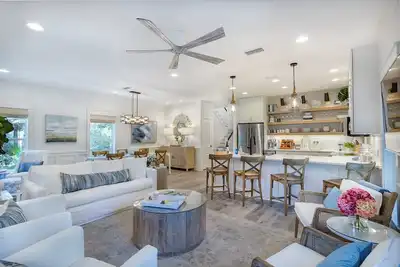 30a Luxury 4 Bedroom Beach Cottage with Golf Cart, Bikes and Beach Access!