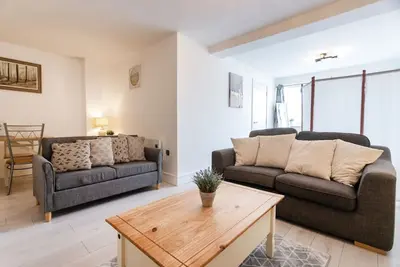 Image de 3 Comm Road Apps *Long Stay*Sleeps 3*1br Apart