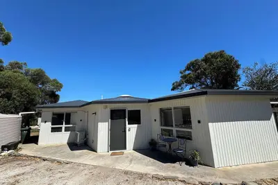 Image de Sea Space; a whimsical 3-bedroom retreat nestled in the charming Baudin Beach.
