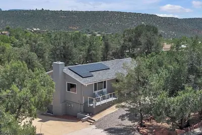 Image de Sedona Awakenings. 3 beds-3 baths, Hottub, yurt, medicine wheel, guest casita.