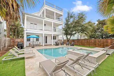 Image de 8br Destin Escape with Pool and Game Room