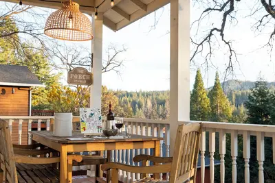 Image de Welcome to Gallery House: Family friendly retreat 25 miles from Yosemite