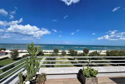 Image de Charming 3-bedroom apartment in lovely Fano with WiFi