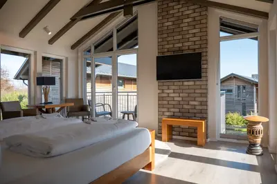 Image de With master bedroom and wellness bathroom in the \"Paia\" house