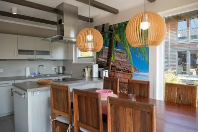 Image de Switch off together in the \"Aloha\" house