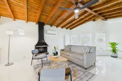 Image de 3 Bedroom / 2 Bath Beachside House with Hot Tub!