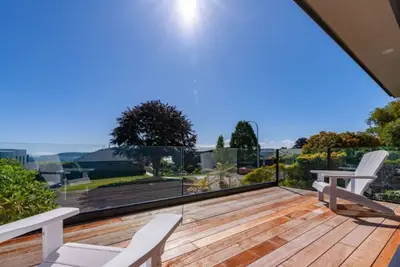 Image de Spectacular Views - Walk to Lake top area of Taupo and close to everything