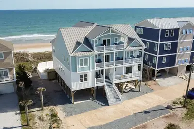 Image de Feelin' Beachy - Oceanfront Luxury Home - Private Pool, Elevator