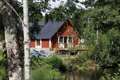 Image de Nice cottage next to water. fishing, boat, swimming, 45 min to Astrid Lindgren's world,