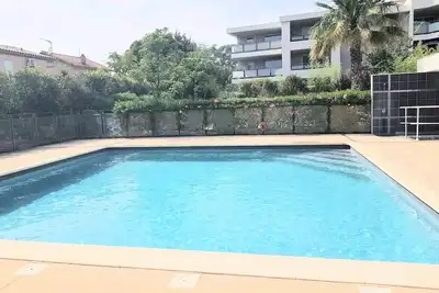 Image de Spacieux Appartement 3 Chambres avec jardin et piscine - 7 personnes