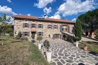 Image de Chambre d'hôtes en ferme restaurée avec piscine et espace pour groupes