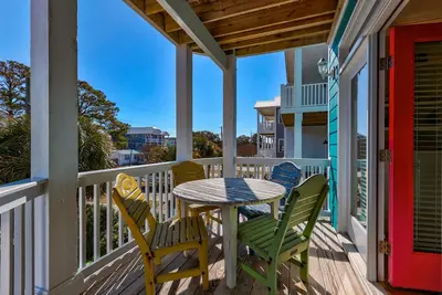 Image de Slw1510: Pirate’s Cove - Beachy and Spacious Vacation Rental!