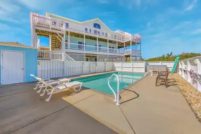 Image de Summer Savings - Oceanside Dog Friendly Salvo Home w/ Pool, Elevator, & Hot Tub