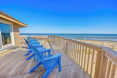 Image de Summer Savings - Oceanfront Home in Avon with Hot Tub and Stunning Views