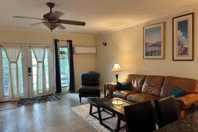 Image de Charming 1-bedroom cottage in enjoyable Sacramento with Ac, WiFi