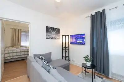 Image de Amazing lodge apartment with free parking