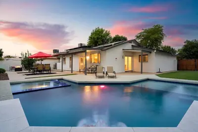 Image de Sundown Sanctuary | Free Pool Heat &Spa + Backyard