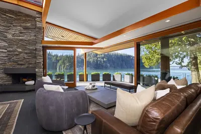 Image de Chuckanut Point Villa Luxury Waterfront Retreat | Sleeps 8 | Stunning Views