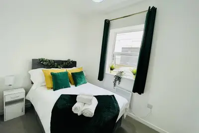 Image de Appartement-Moderne-Salle de bain privée séparée-Vue sur Rue