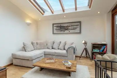 The Coach House - Beautiful 1 Bedroom in Cheltenham!