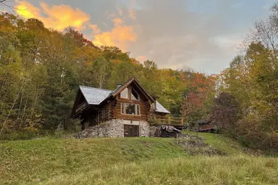 Image de Authentic log cabin in Littleton, Nh