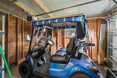 Image de Charming 2/2 Manufactured Home in the Village of Silver Lake – Includes Golf Car