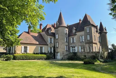 Image de Modern Cottage on grounds of Chateau de Bruges with Shared pool and grounds.