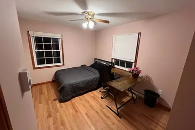 Image de Dog lover’s retreat with acres to roam, farm animals, and plenty to explore!