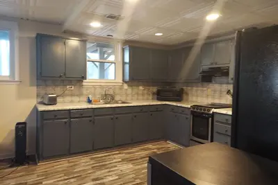 Image de Large private daylit basement apartment in quiet Lilburn neighborhood